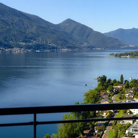 アパート Chiar Di Luna By Quokka 360 - Loft With View Of Maggiore *